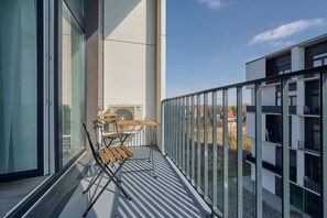 Property grounds - Sunny Studio | Air Conditioning, Parking, Close to Airport (Wroclaw)