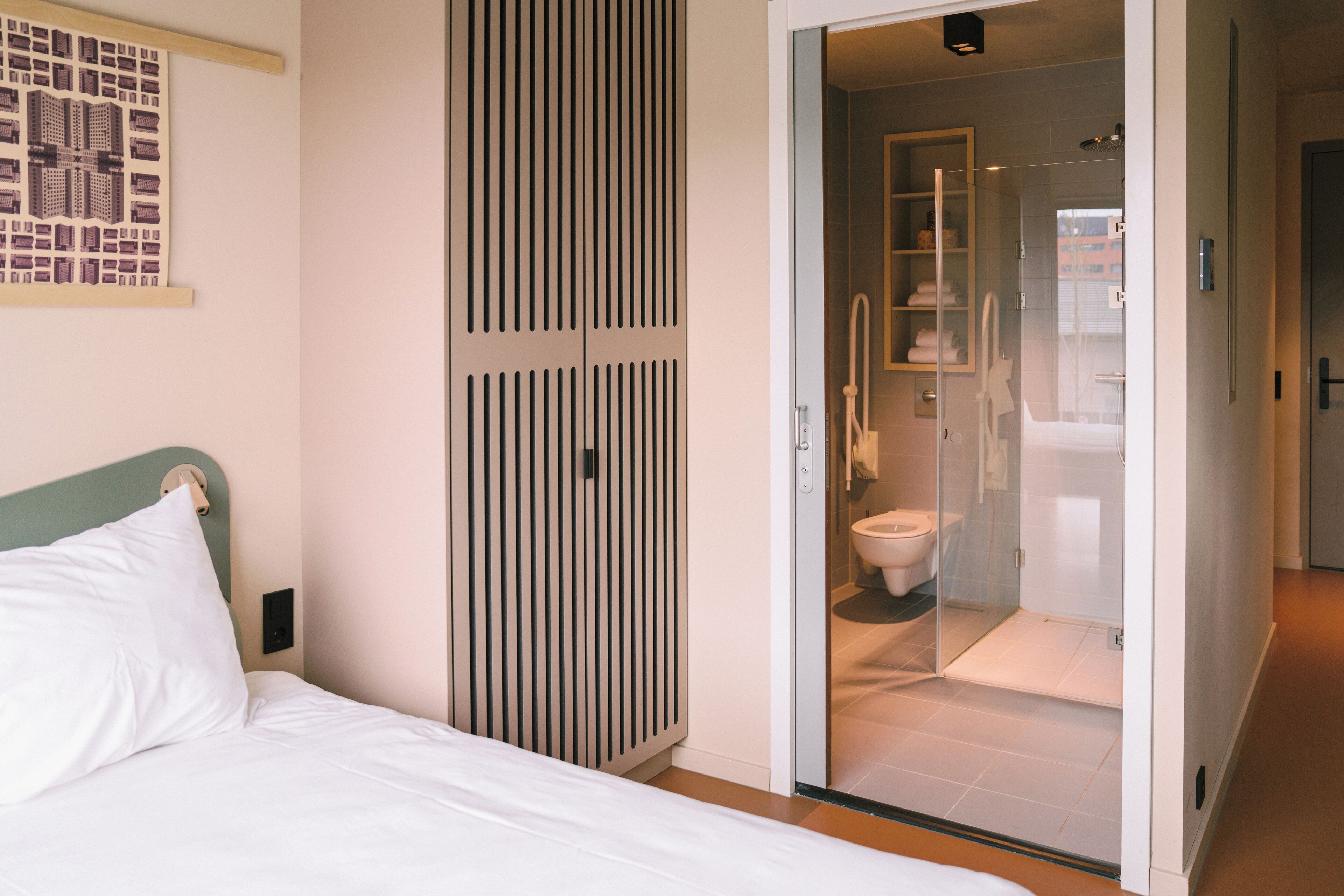 Habitación Deluxe | Baño | Ducha, secador de pelo, toallas y jabón