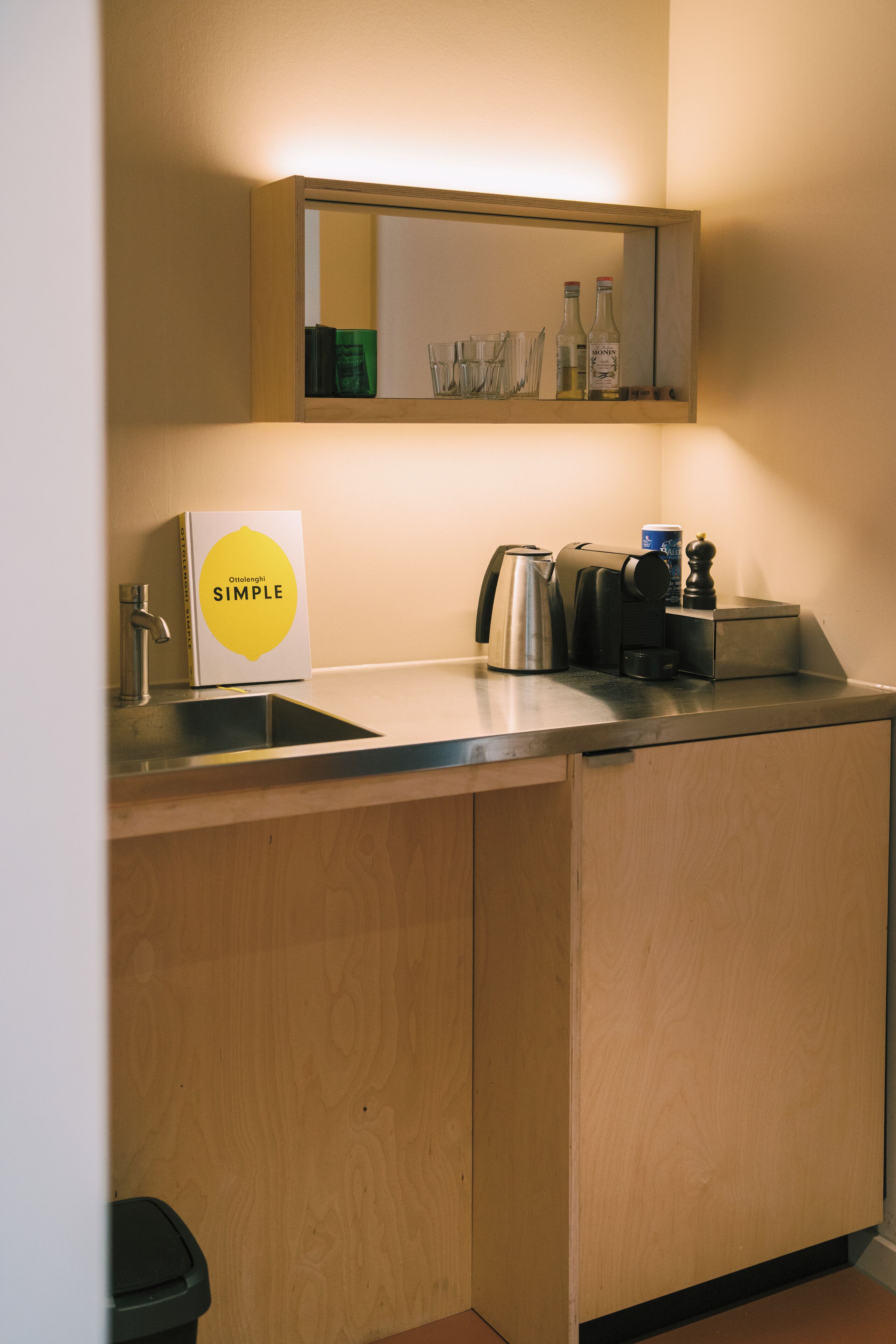 Rom – deluxe | Bad | Dusj, hårføner, håndklær og såpe