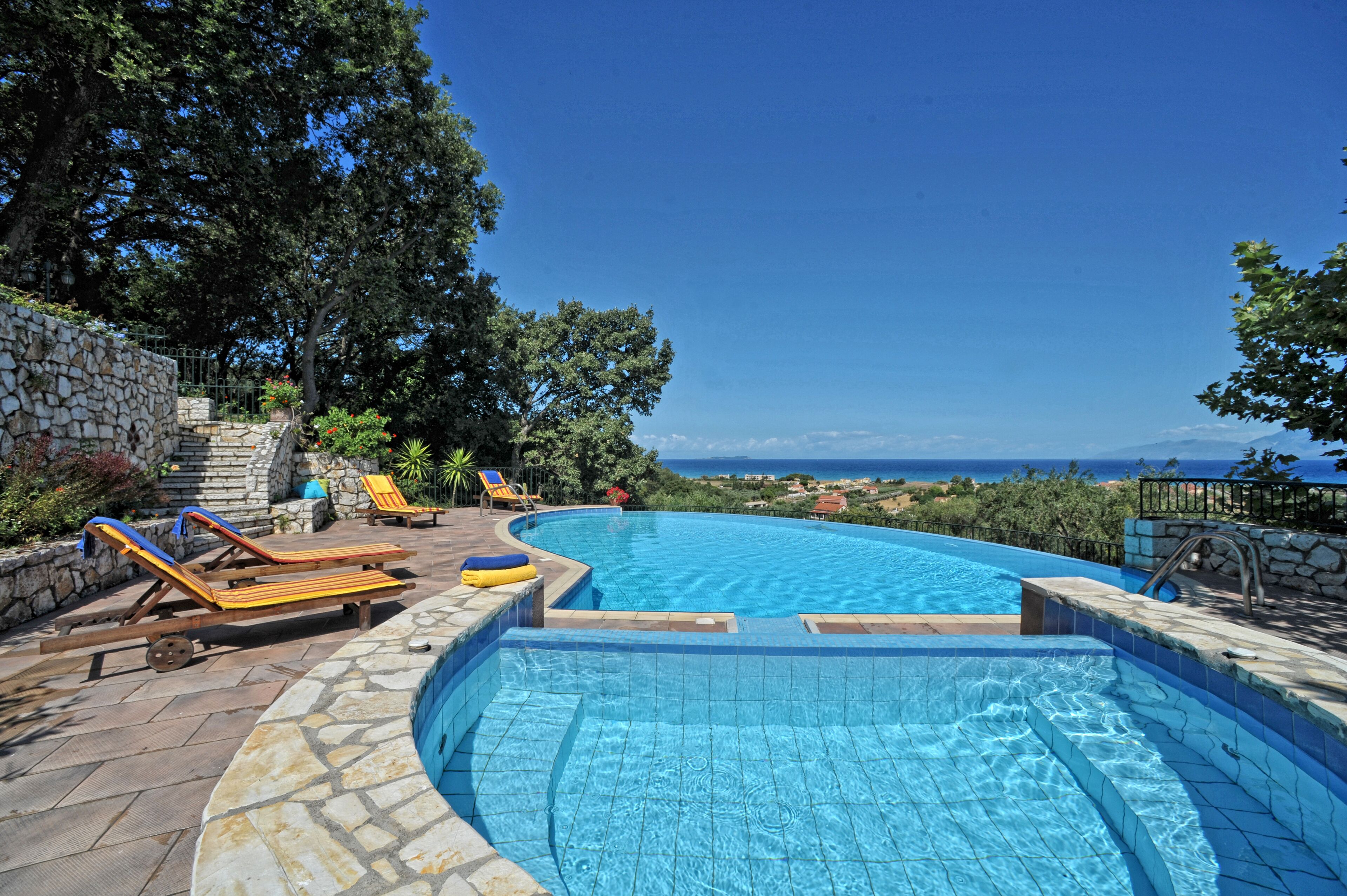 Villa with Breathtaking Seaview, Private Swimming Pool & Jacuzzi