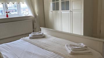 King En Suite | 3 camere, una scrivania, postazione laptop, Wi-Fi gratuito