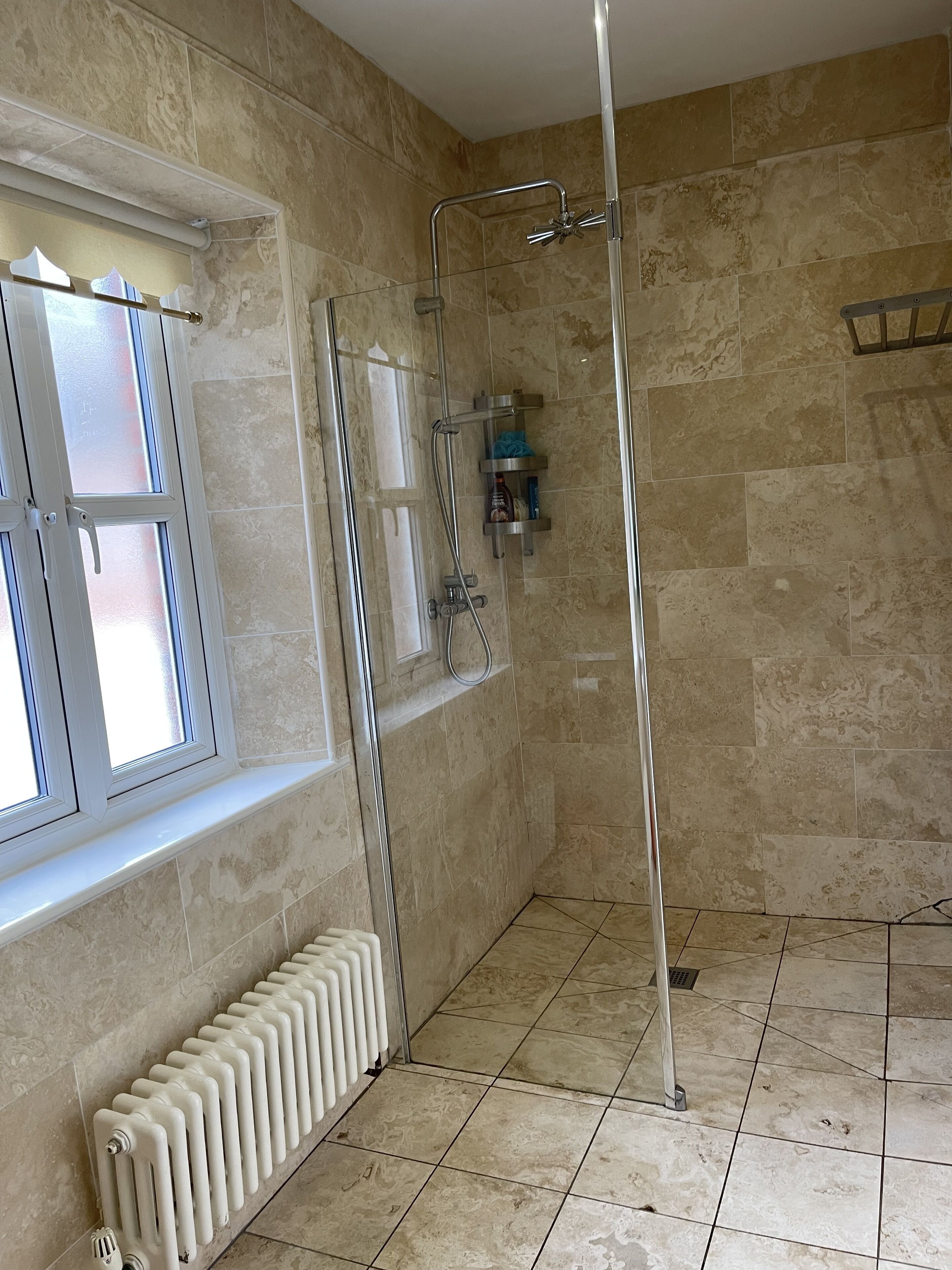 King En Suite | Badkamer met douche