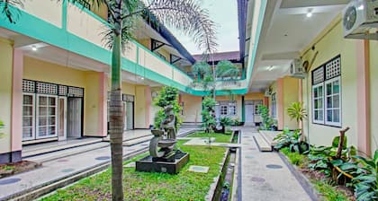 OYO 92001 Unram Guest House