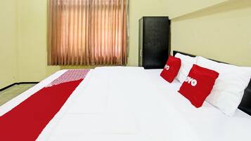 Double Room | Desk, laptop workspace, free WiFi, bed sheets