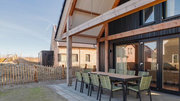 Outdoor dining - Child-friendly 10-bed holiday home in Kids Quarter (Nieuwvliet-Bad)