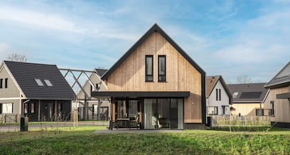 Detached accommodation that can accommodate 6 people