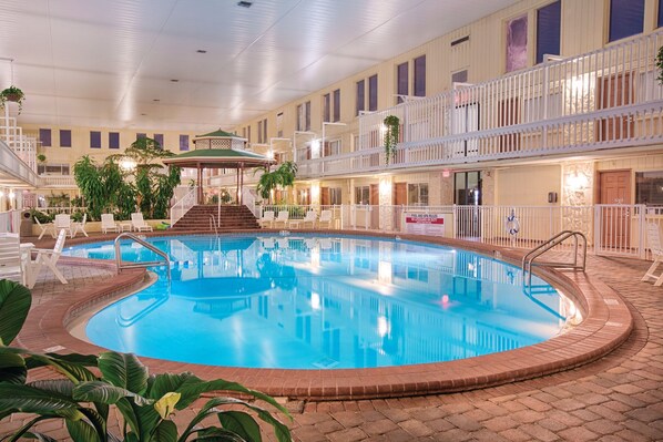 Piscine couverte, piscine extérieure