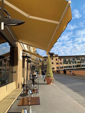 Outdoor dining - APOSTLES CHARM ⭐️⭐️⭐️⭐️ (Firenze)
