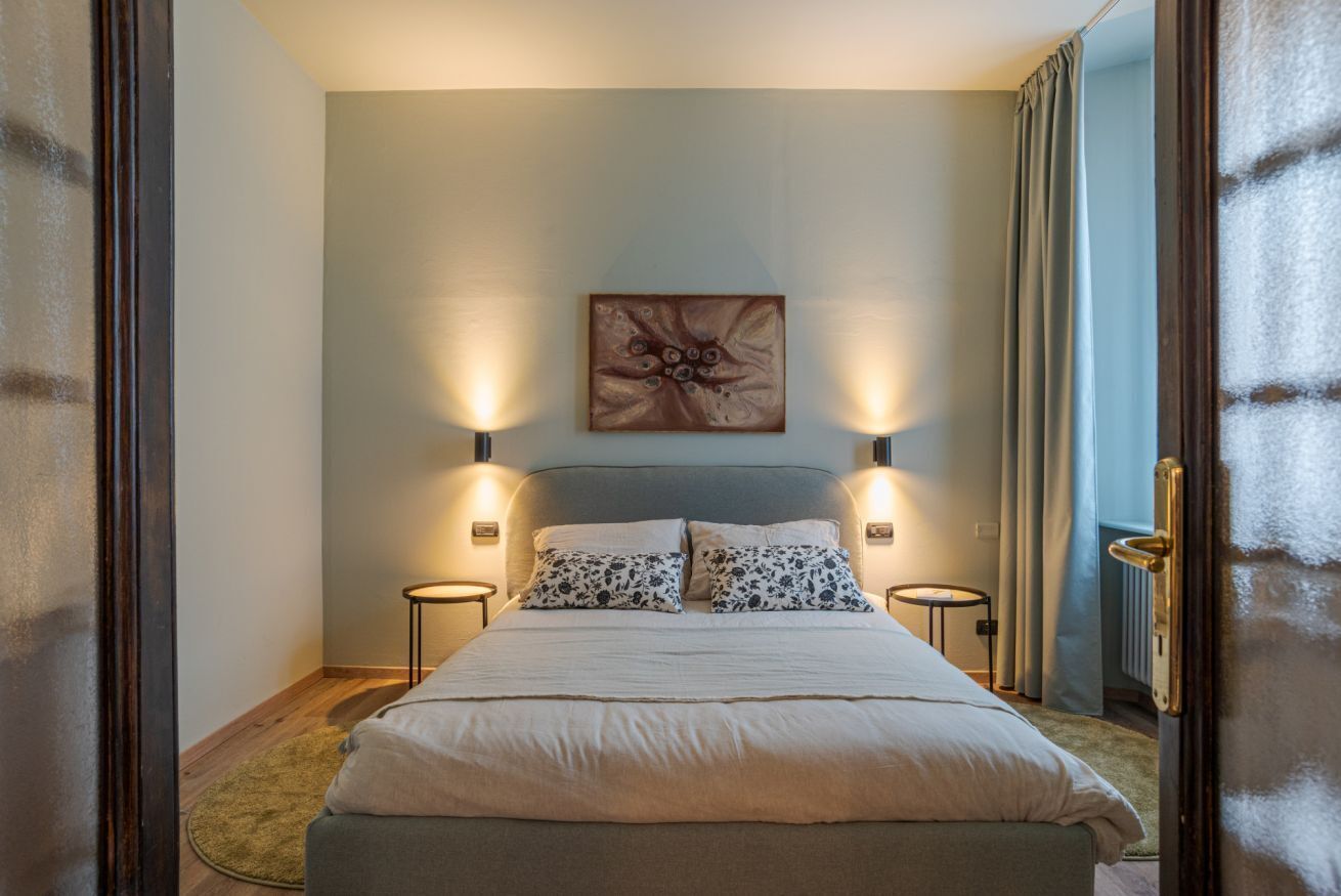 1 soverom, strykejern/-brett, internettilgang og sengetøy