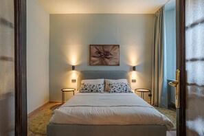1 habitación, tabla de planchar con plancha, internet y ropa de cama 