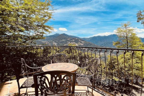 Firemannsrom – deluxe | Dundyner, skrivebord for bærbar PC og wi-fi (inkludert)