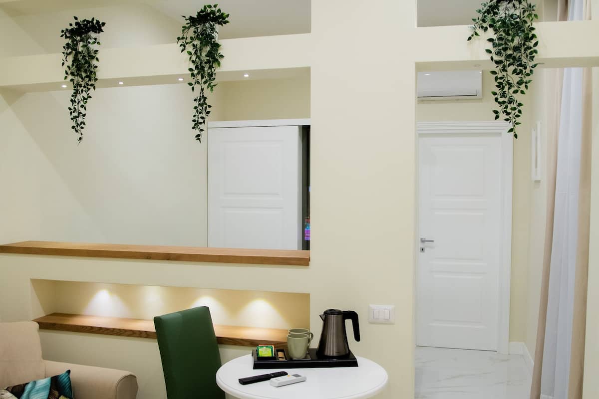Junior Suite | 1 bedroom, minibar, in-room safe, soundproofing