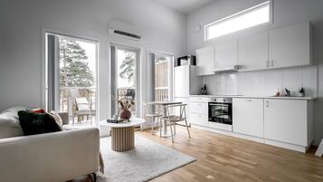 2 bedrooms, premium bedding, down duvets, pillow-top beds