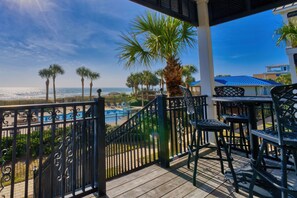Outdoor dining - One Charleston Place B, Beach Front, Pool, Pet Friendly Private Home (ST GEORGE ISLAND)