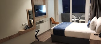 12 Oceans Hotel and Conference Centre