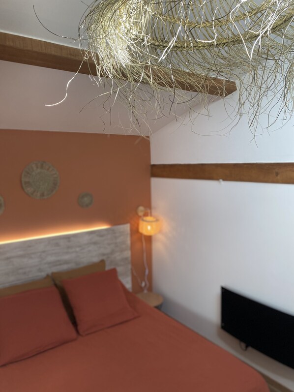 1 chambre, fer et planche à repasser, lit parapluie, Wi-Fi