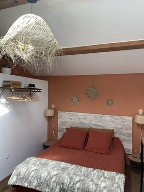 1 chambre, fer et planche à repasser, lit parapluie, Wi-Fi