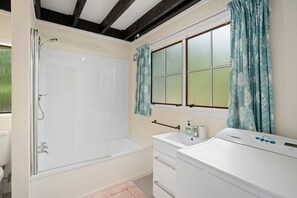 Bathtub