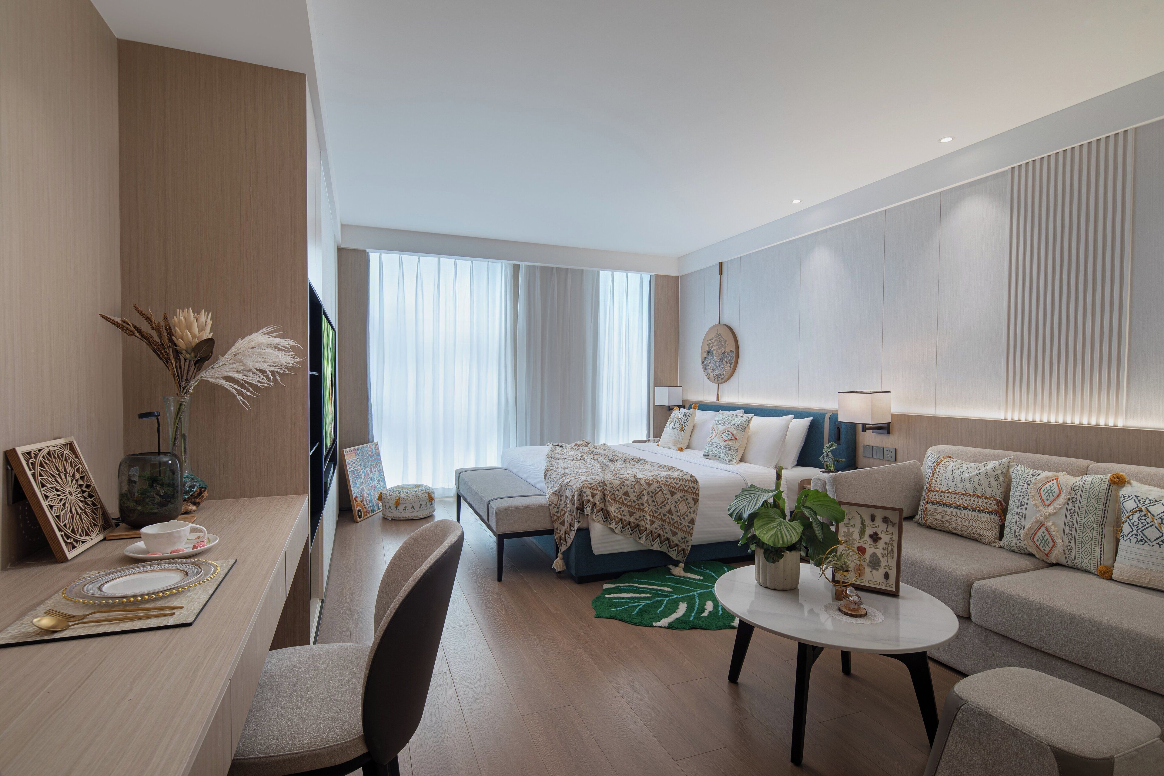 豪华行政单房公寓 | 羽絨被、迷你吧贈品、房內夾萬、書桌