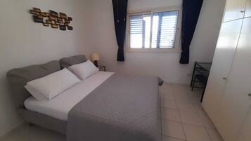 2 chambres, fer et planche Ă repasser, Wi-Fi gratuit, draps fournis