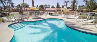 Endearing 2bdrm Condo w/ Pool & near Coachella