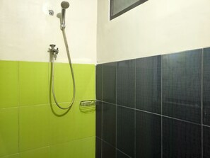Deluxe Double Room | Bathroom - Hotel O Syariah Sumber Mulya NunukanNearAlun - Alun Kota Nunukan (Tarakan)