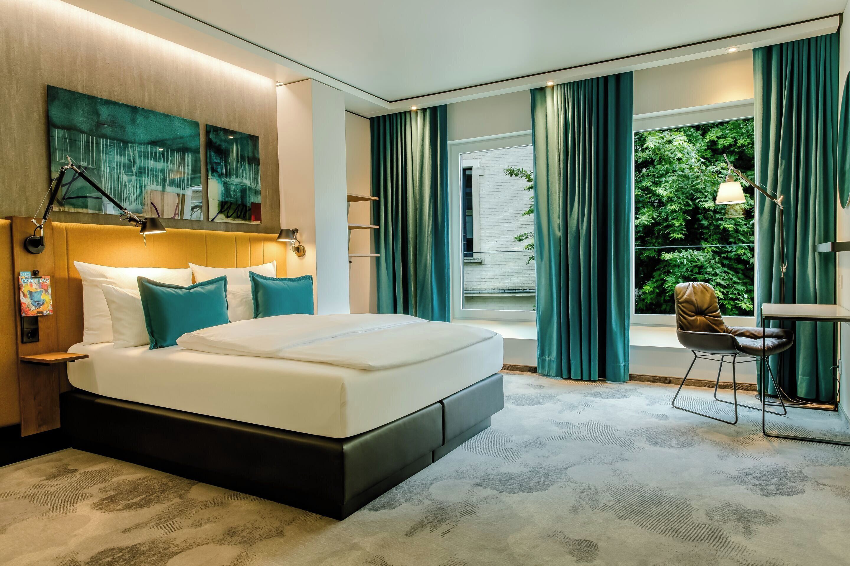 エジプト綿のシーツ、高級寝具、セーフティボックス (室内)、デスク