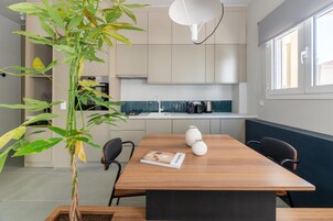 Standard Apartment | Private kitchen | Espresso maker, coffee/tea maker, fridge, oven