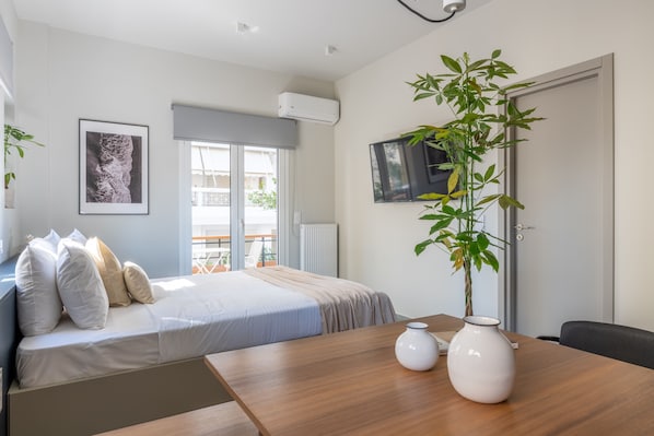 Individually decorated, blackout curtains, iron/ironing board, free WiFi