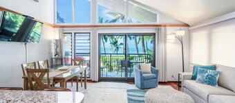 Beachfront luxury | Walk to dining & shops