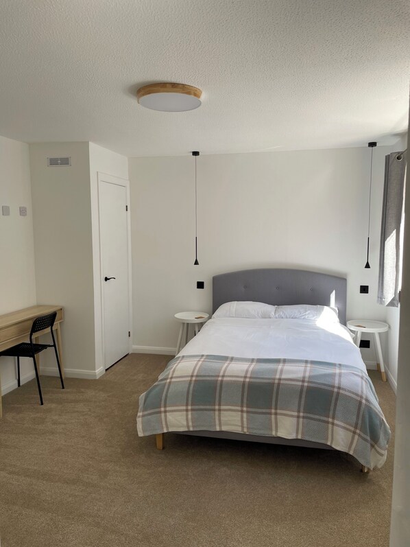 1 غرفة نوم وسرير سفر وواي فاي مجانًا وملاءات أسرّة