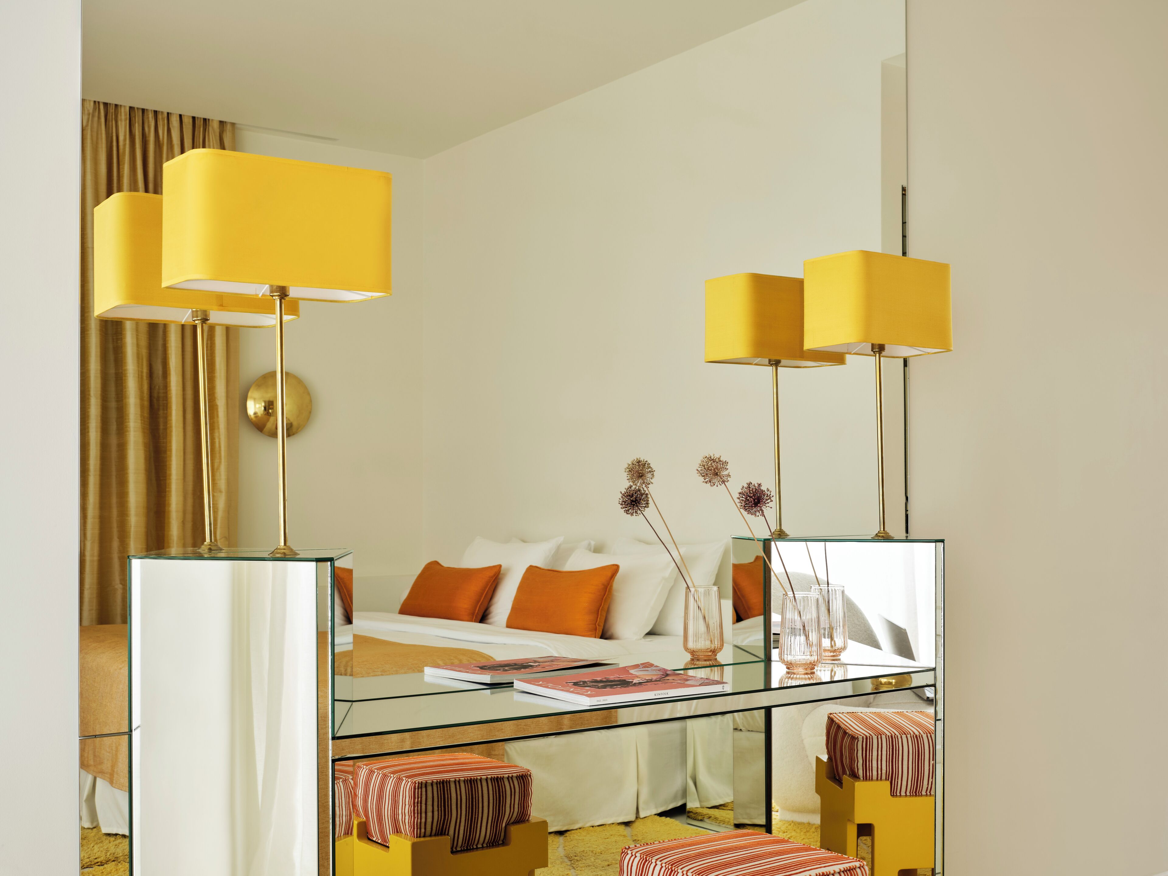 Design Studio Suite | Minibar, in-room safe, desk, laptop workspace