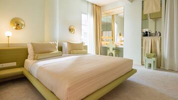 Superior tweepersoonskamer | 1 slaapkamer, een minibar, een kluis op de kamer, een bureau