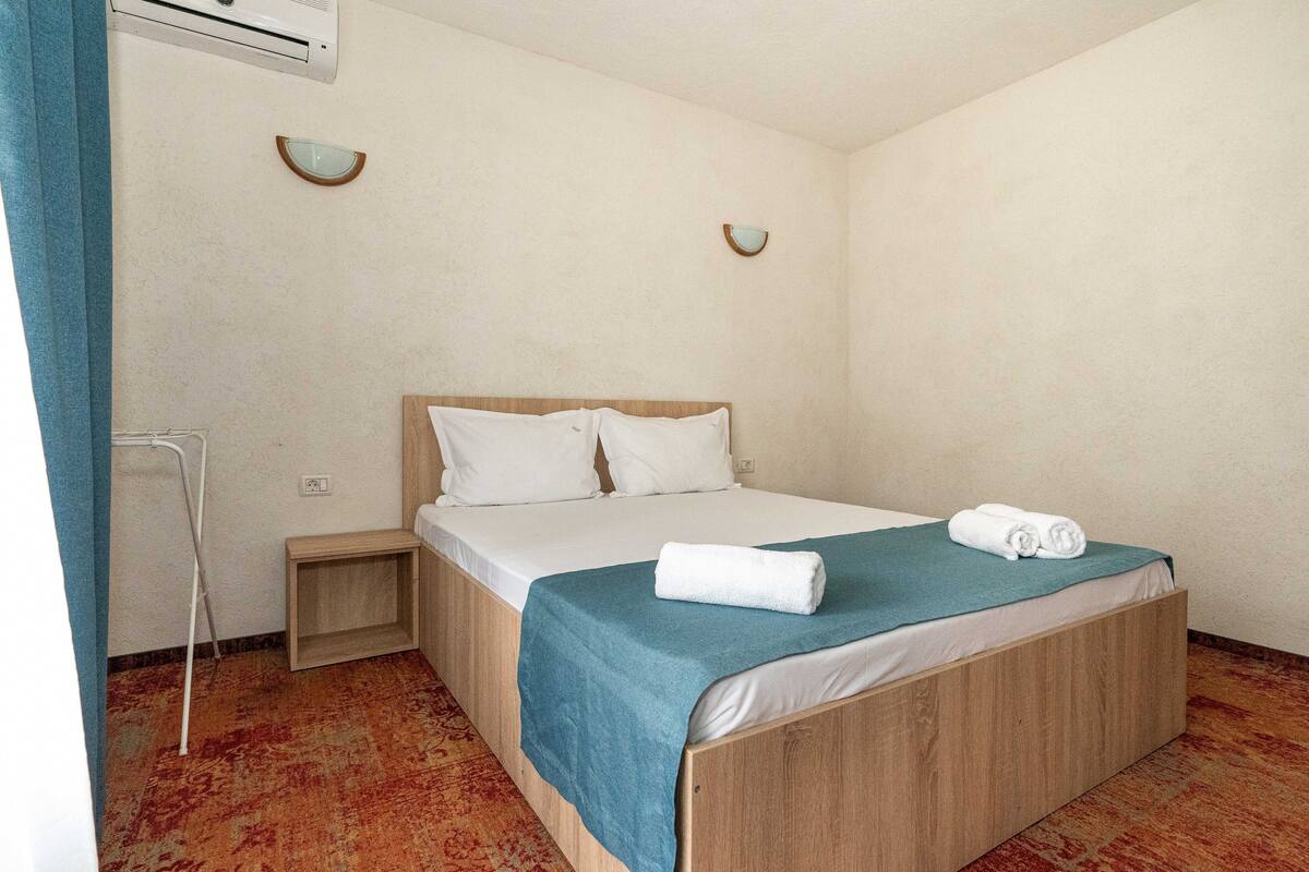 Economy Double Room (no balcony)
