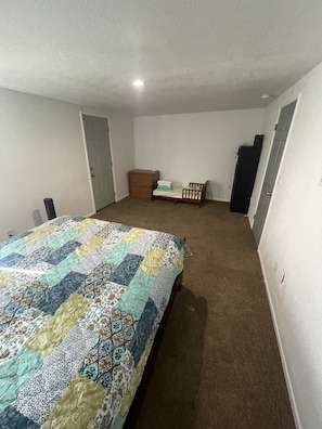 3 chambres, fer et planche Ă repasser, Wi-Fi, draps fournis