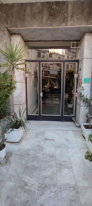 아파트, 침대(여러 개) | 외관