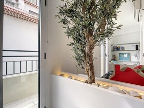 Căn hộ | 1 phòng ngủ, bàn 