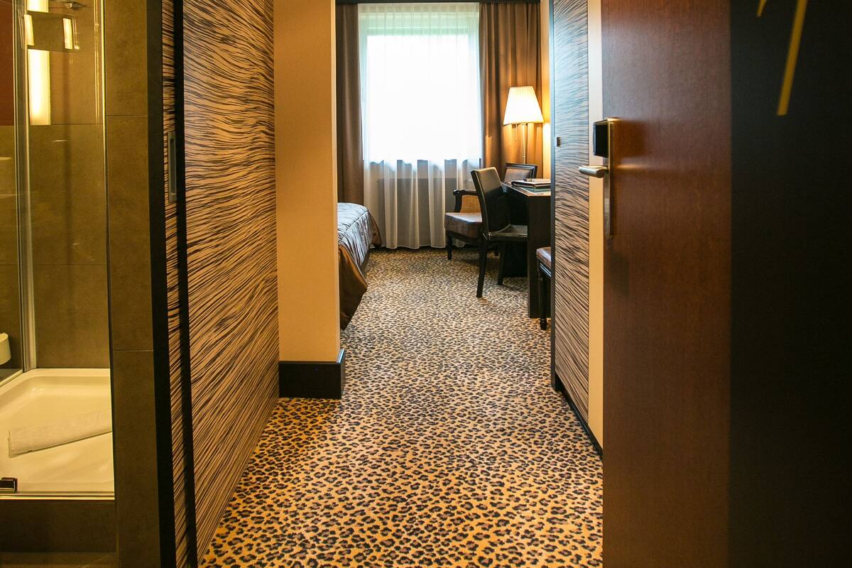 Habitación clásica | Escritorio, wifi gratis y ropa de cama