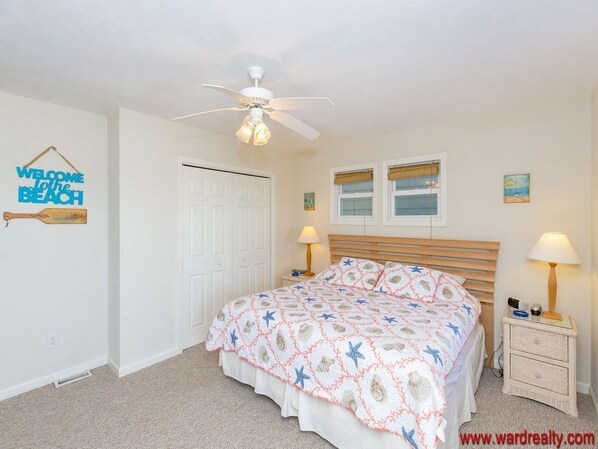 4 bedrooms, iron/ironing board, free WiFi, bed sheets - Attitude Adjustment  - 4BR Oceanfront Home; Great Views from the Covered Porches (Surf City)