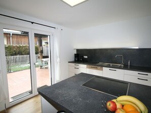 Fridge, microwave, dishwasher, cookware/dishes/utensils