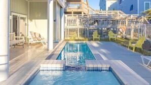 A heated pool - Que Sea-Ra Sea-Ra - 6BR Oceanfront Home. Private Pool & Hot Tub! Pet Friendly! (North Topsail Beach)