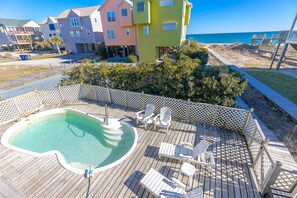 حمّام سباحة مُدفَّأ