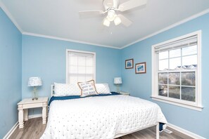 6 bedrooms, iron/ironing board, free WiFi - Sea-Sun's Greetings! Steps to the beach! Private Pool!  Pet Friendly! (Surf City)
