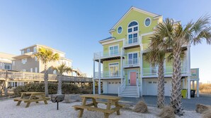 Exterior - Lime Time - Ultra Luxurious 7BR Oceanfront Home with community pool (North Topsail Beach)