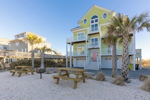 Exterior - Lime Time - Ultra Luxurious 7BR Oceanfront Home with community pool (North Topsail Beach)