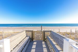 Beach - Lime Time - Ultra Luxurious 7BR Oceanfront Home with community pool (North Topsail Beach)