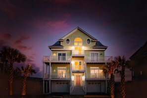 Exterior - Lime Time - Ultra Luxurious 7BR Oceanfront Home with community pool (North Topsail Beach)