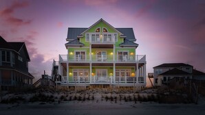 Exterior - Lime Time - Ultra Luxurious 7BR Oceanfront Home with community pool (North Topsail Beach)