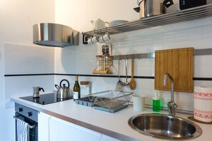 Standard Apartment, 1 Bedroom | Private kitchen | Full-sized fridge, oven, stovetop, toaster - Palazzuolo 118 Cozy apartments (Florence)