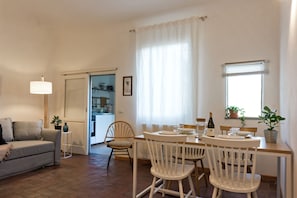 Standard Apartment, 1 Bedroom | Living area